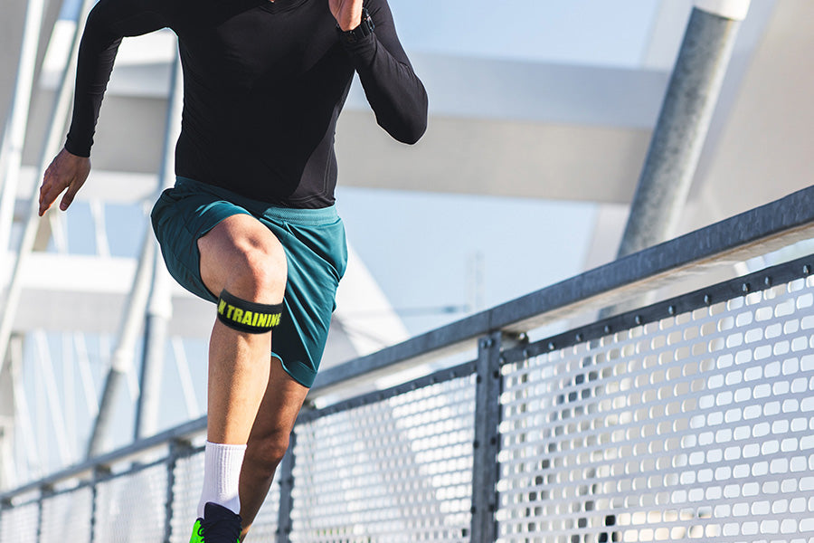 DODOWA sports knee support in action, running and basketball for stability and comfort